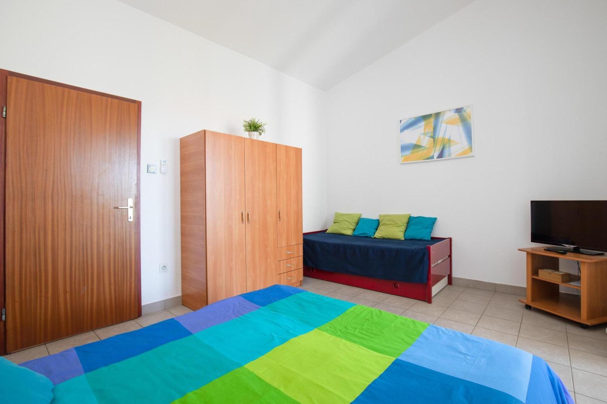 Apartments Brankica Island - Happy Rentals 万塔西西 外观 照片